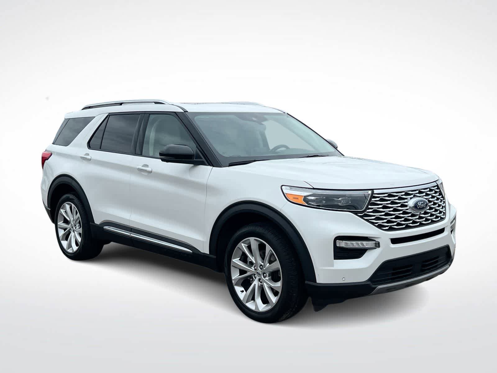 Used 2023 Ford Explorer Platinum w/ Technology Package AWD/4WD image 2