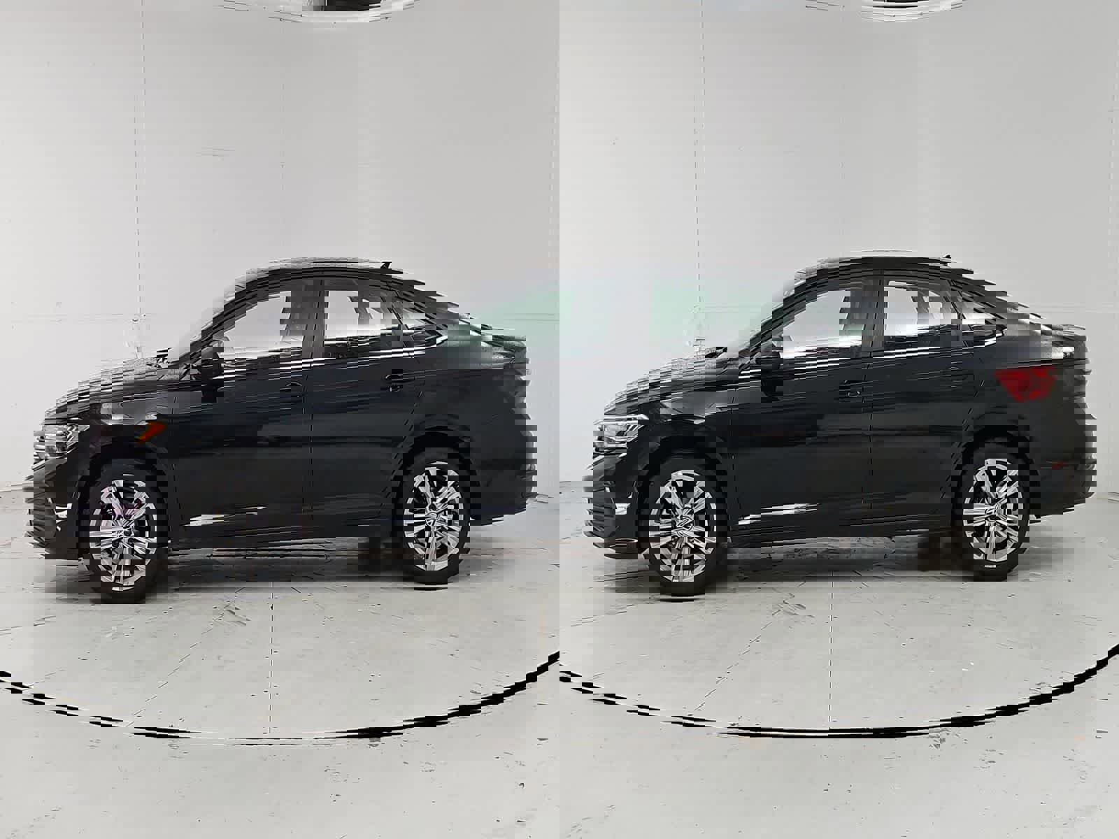 Certified 2024 Volkswagen Jetta SE image 3