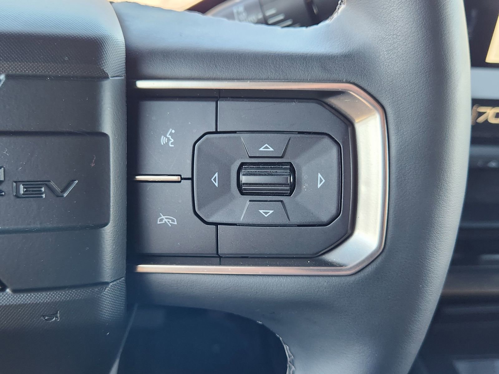 New 2025 GMC Hummer EV 2X image 32