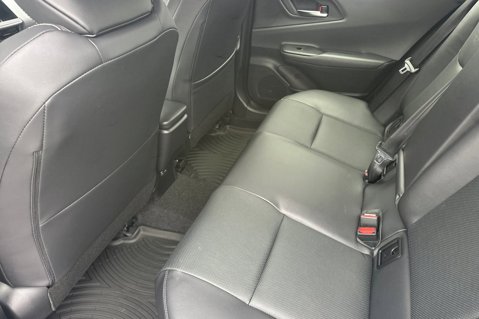 Used 2024 Toyota Prius LE image 12