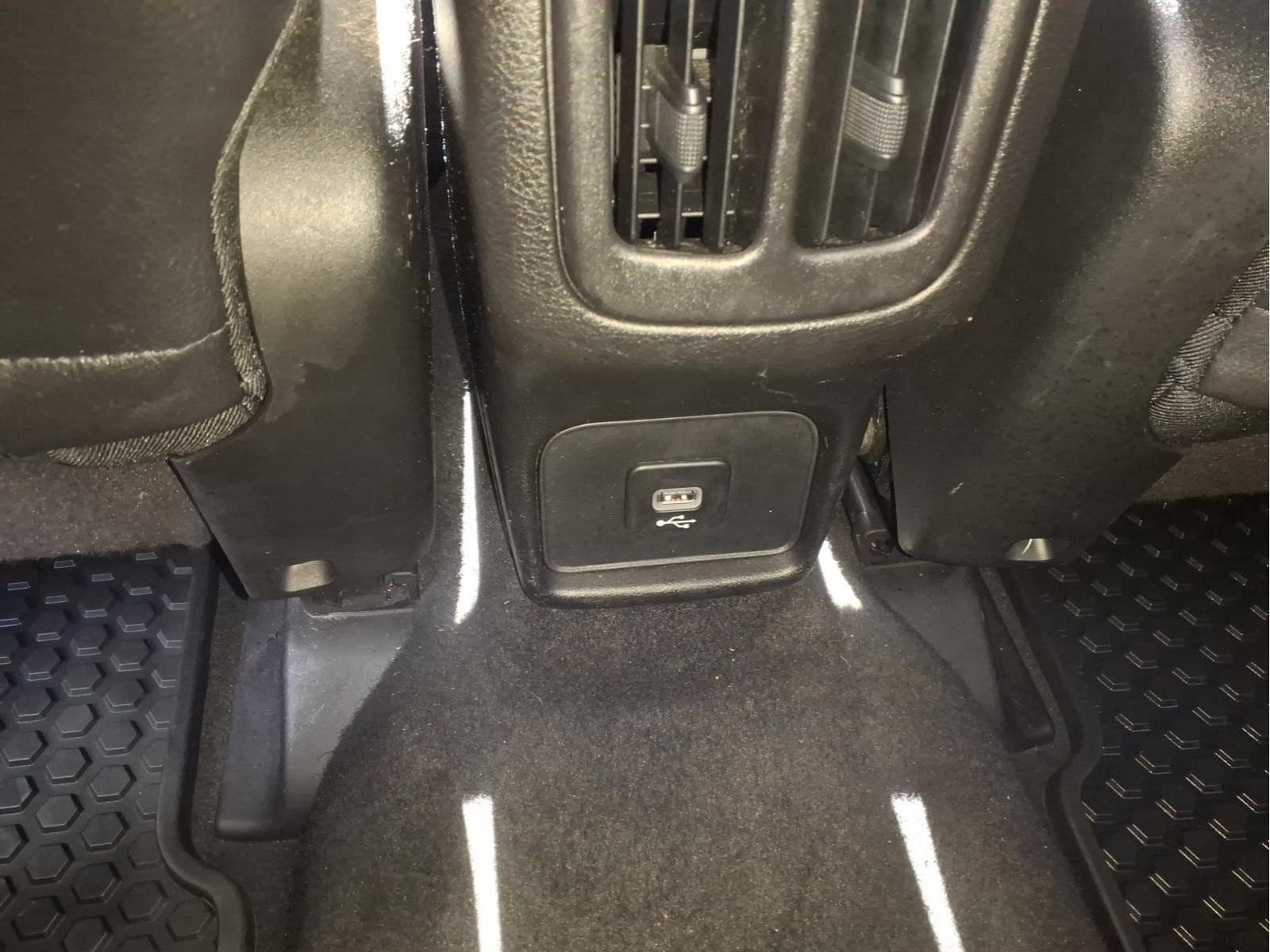 Used 2017 Jeep Compass Latitude w/ Cold Weather Group AWD/4WD image 15
