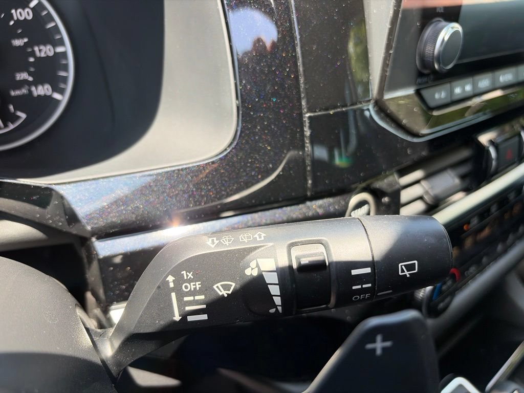 Used 2022 Nissan Pathfinder SV AWD/4WD image 22