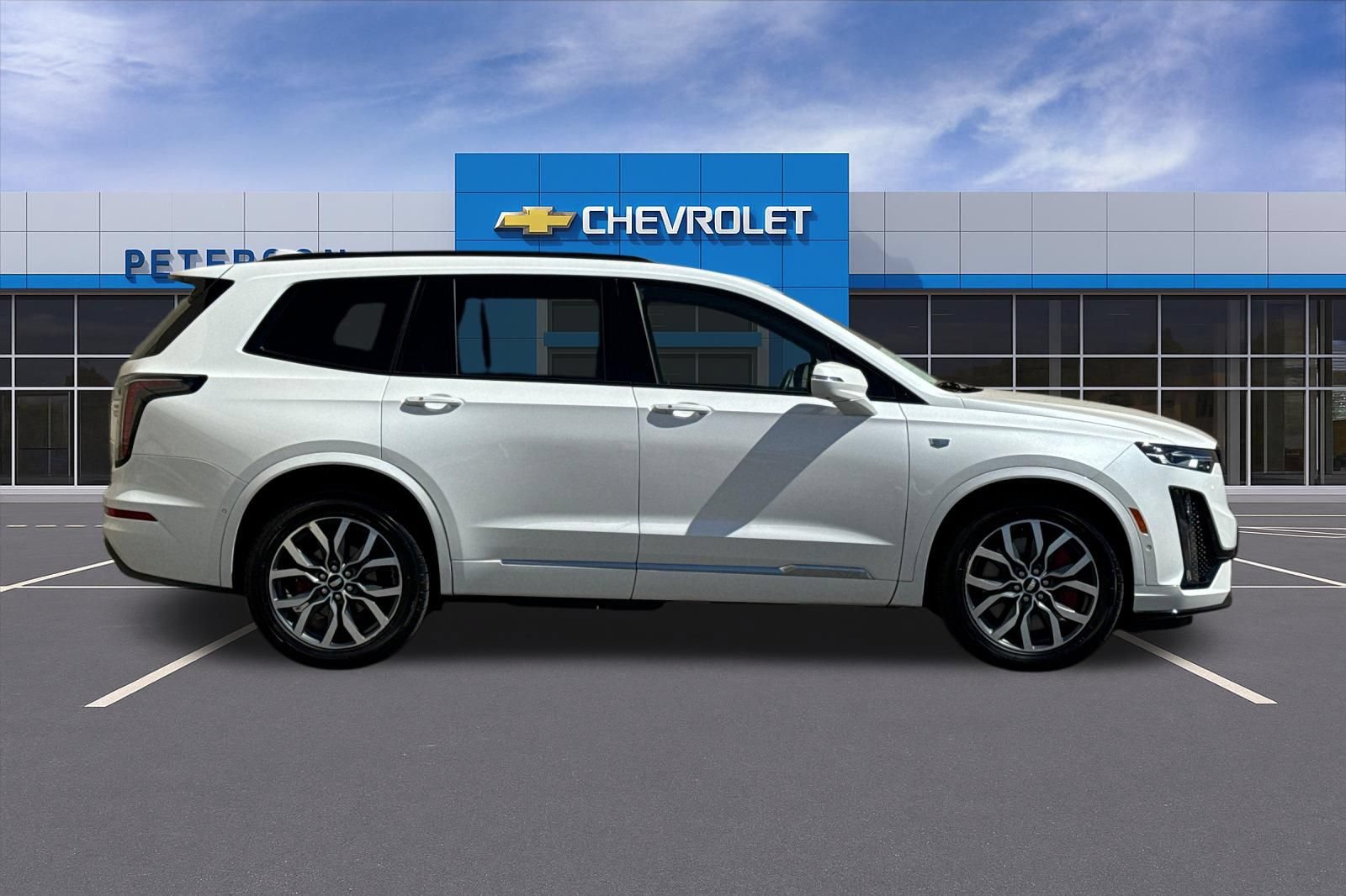 Used 2023 Cadillac XT6 Sport w/ Technology Package AWD/4WD image 3