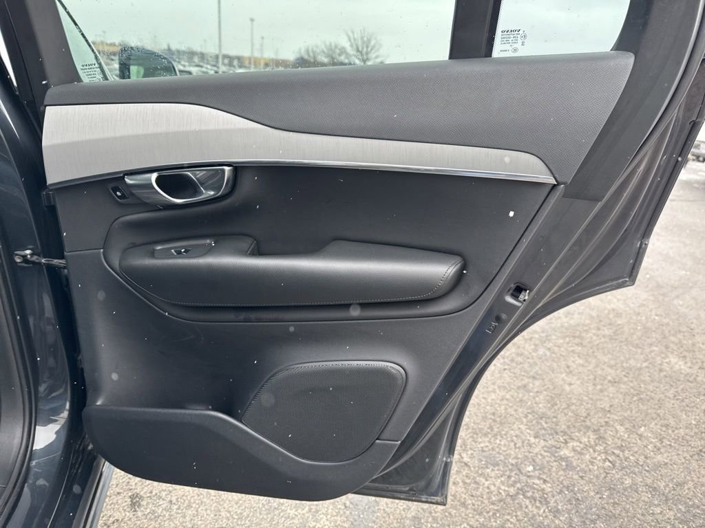 Used 2022 Volvo XC90 T5 Momentum w/ Climate Package image 41