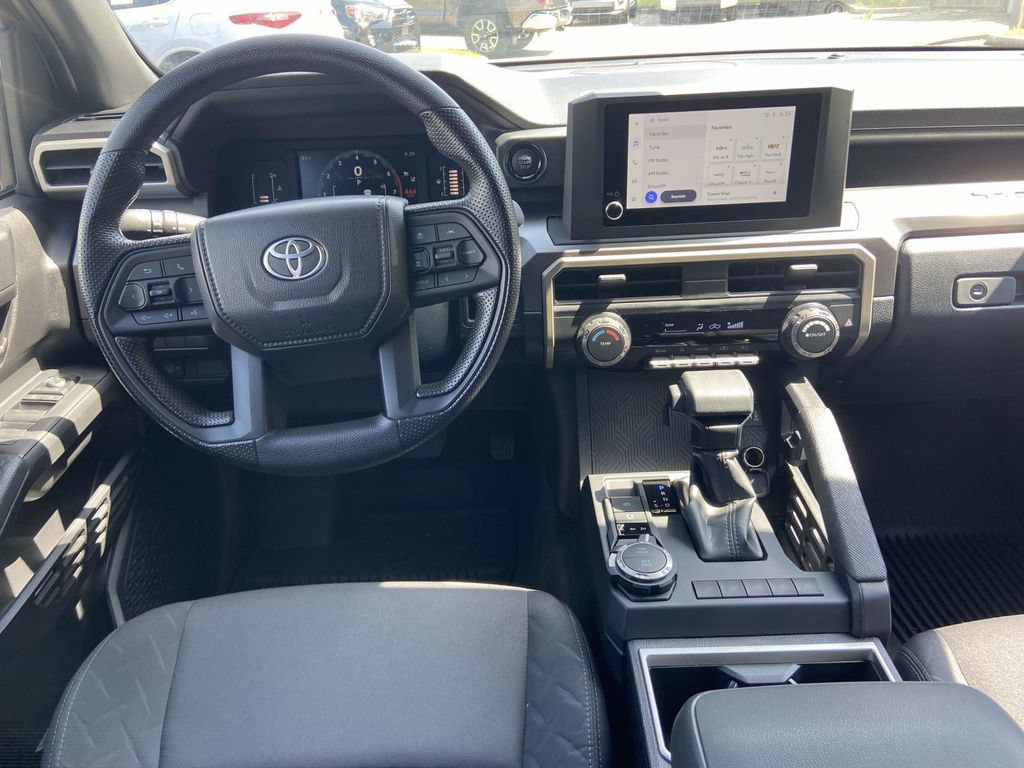 Used 2025 Toyota Tacoma SR5 AWD/4WD image 10
