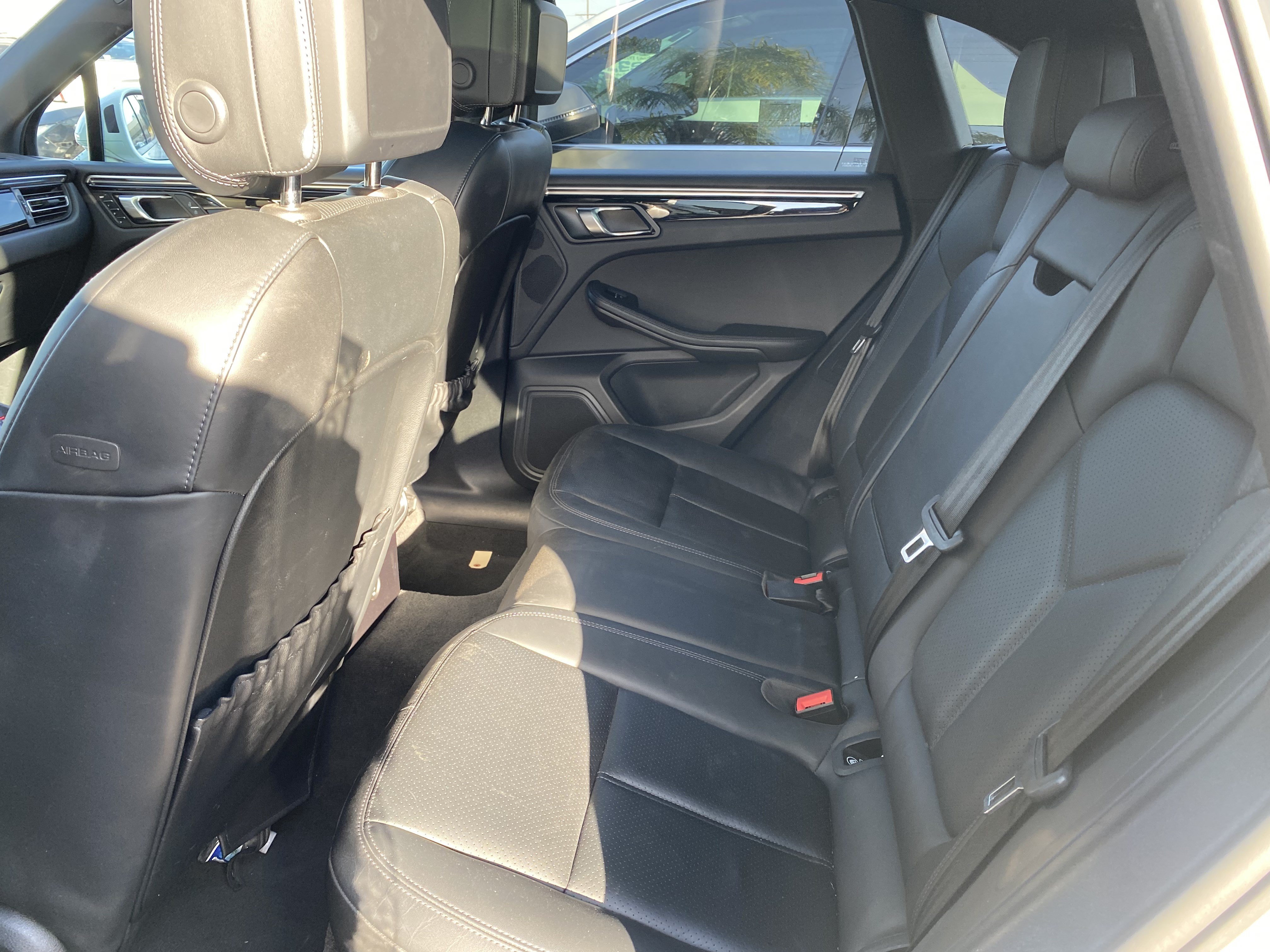 Used 2023 Porsche Macan AWD/4WD image 19