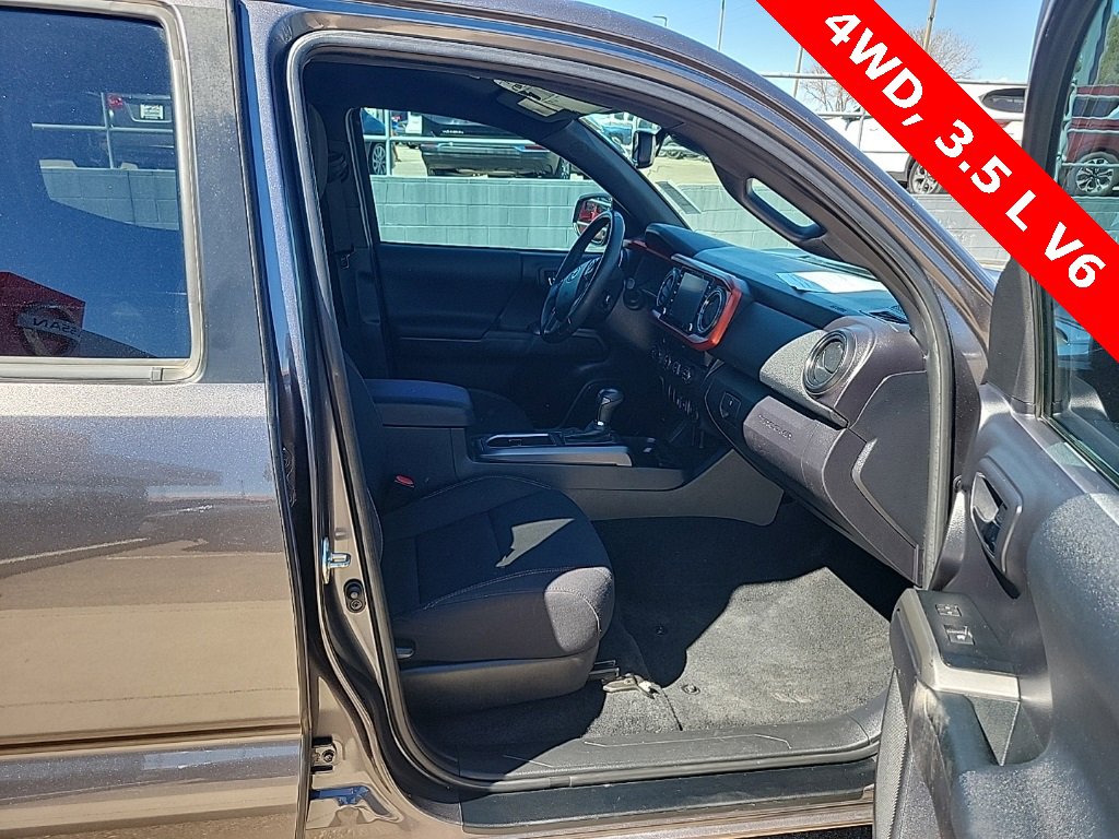 Used 2020 Toyota Tacoma TRD Sport image 16