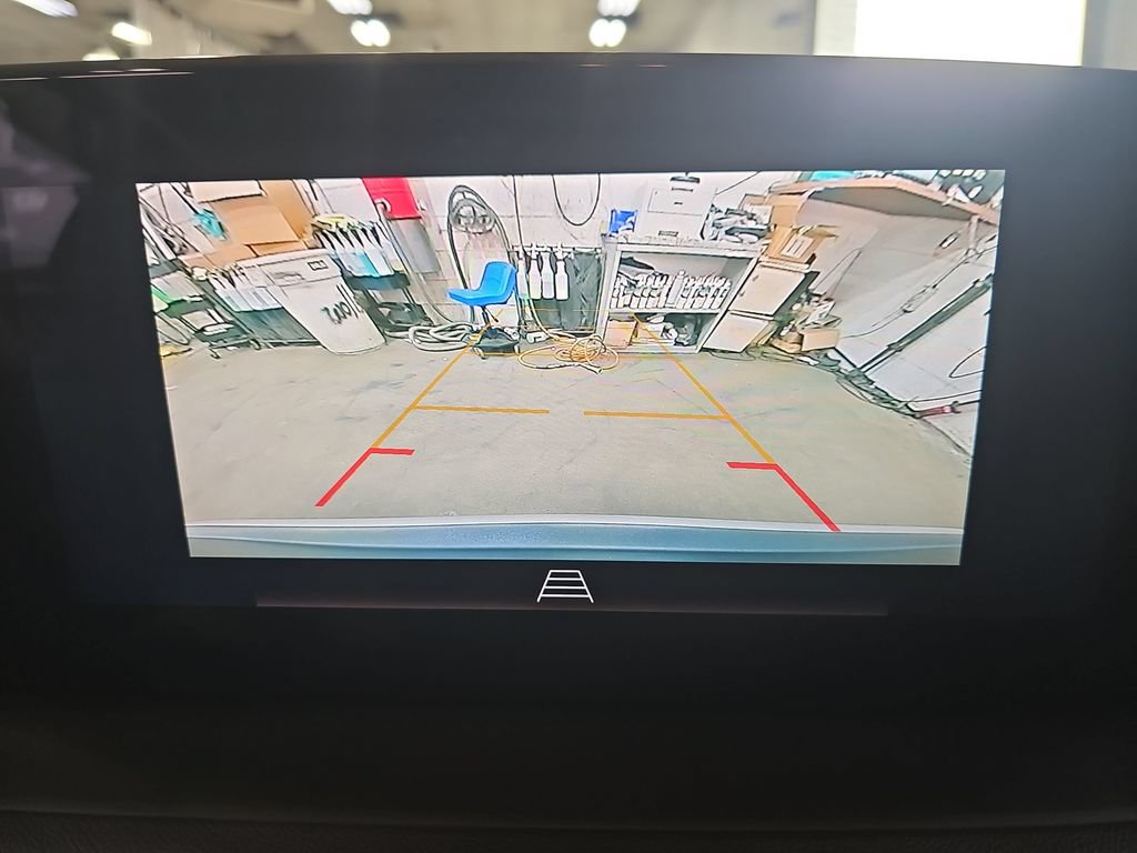 Certified 2025 Buick Encore GX Preferred w/ Comfort Package FWD image 28