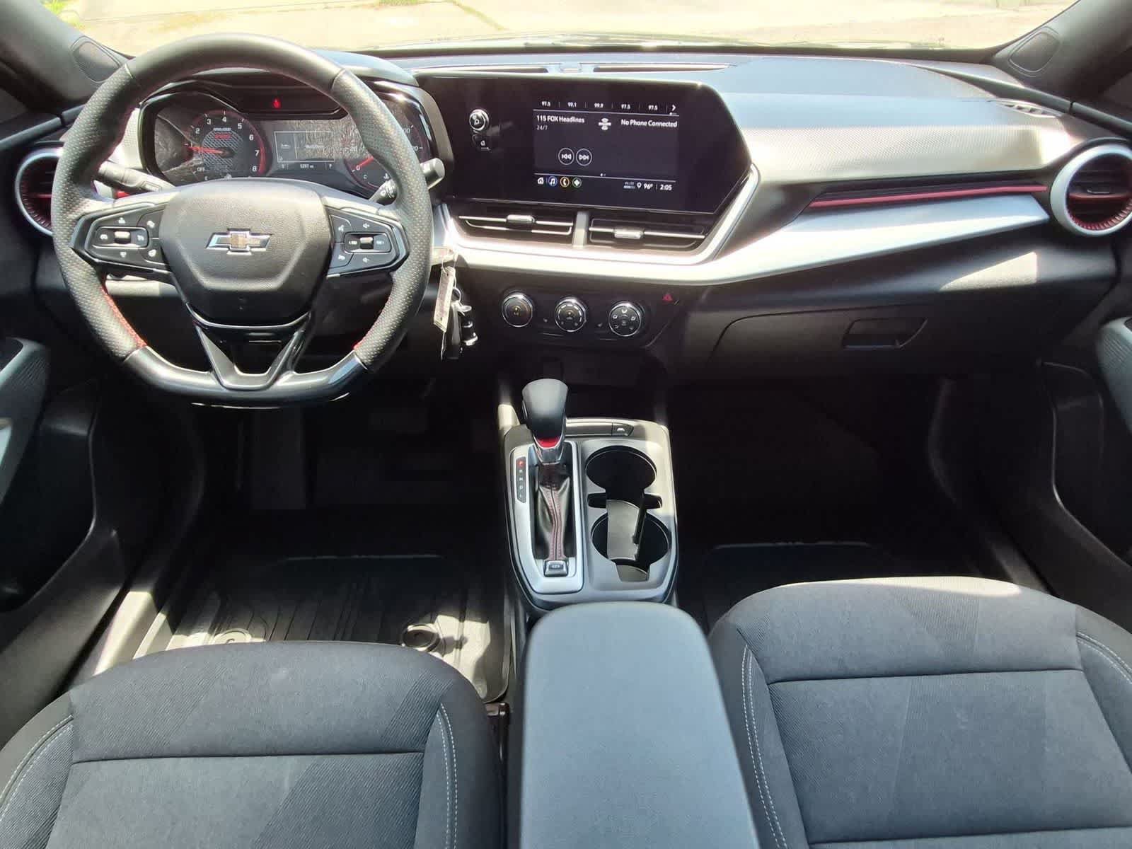 Used 2025 Chevrolet Trax RS FWD image 18