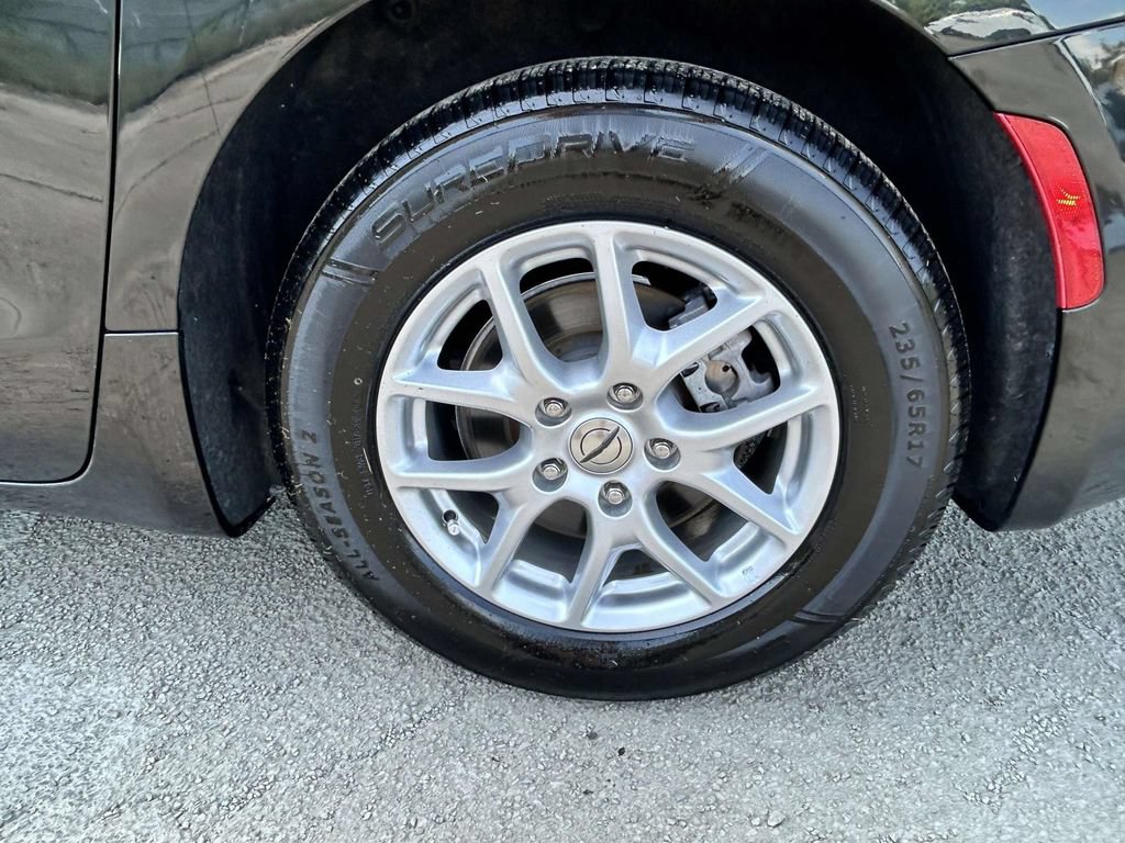 Used 2022 Chrysler Voyager LX FWD image 7