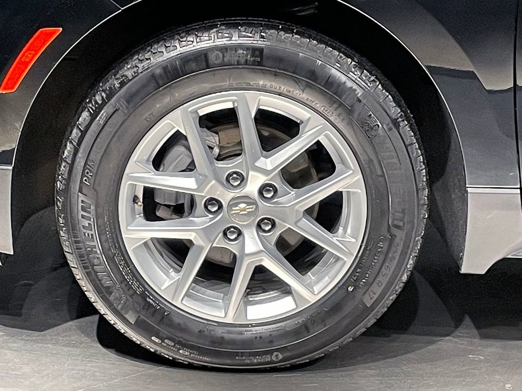 Used 2023 Chevrolet Equinox LS image 35