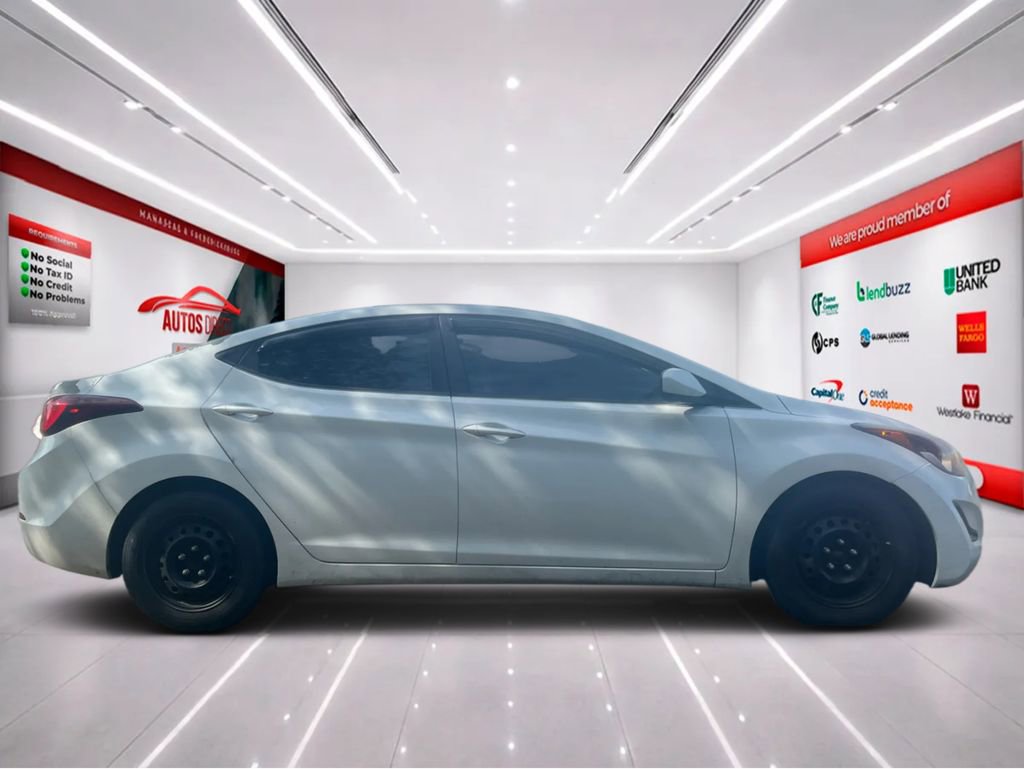 Used 2016 Hyundai Elantra SE image 8