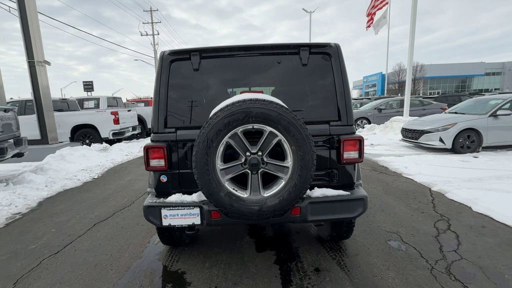 Used 2022 Jeep Wrangler Unlimited Sahara AWD/4WD image 7