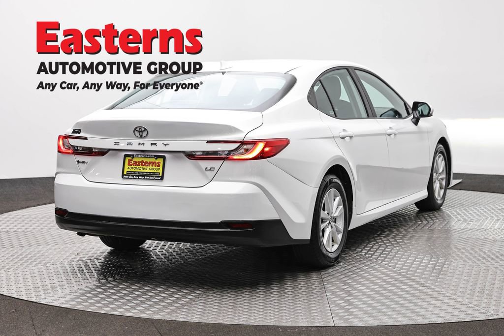 Used 2025 Toyota Camry LE FWD image 5