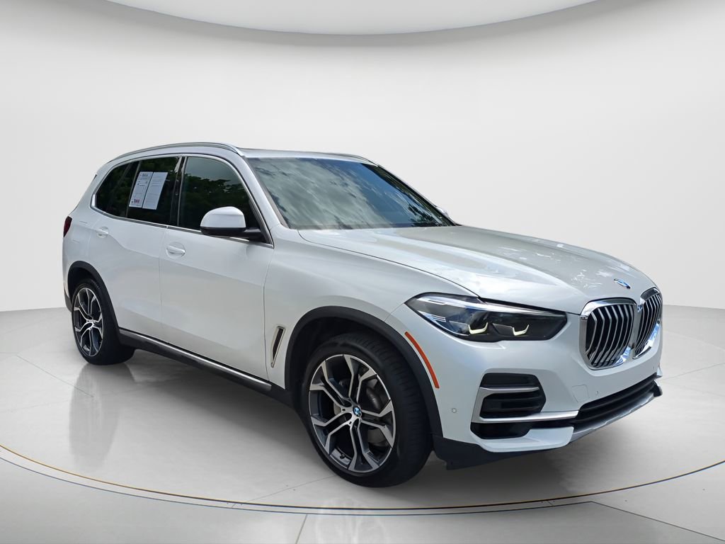 Used 2022 BMW X5 sDrive40i w/ Premium Package RWD image 3
