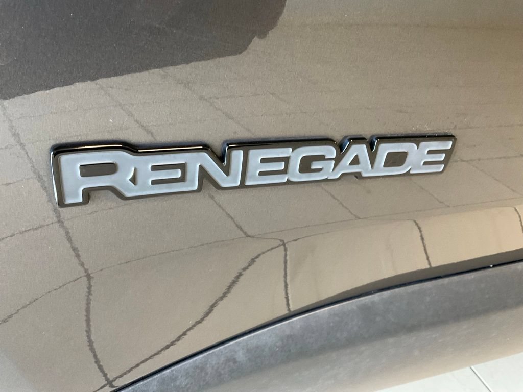Used 2018 Jeep Renegade Altitude AWD/4WD image 24