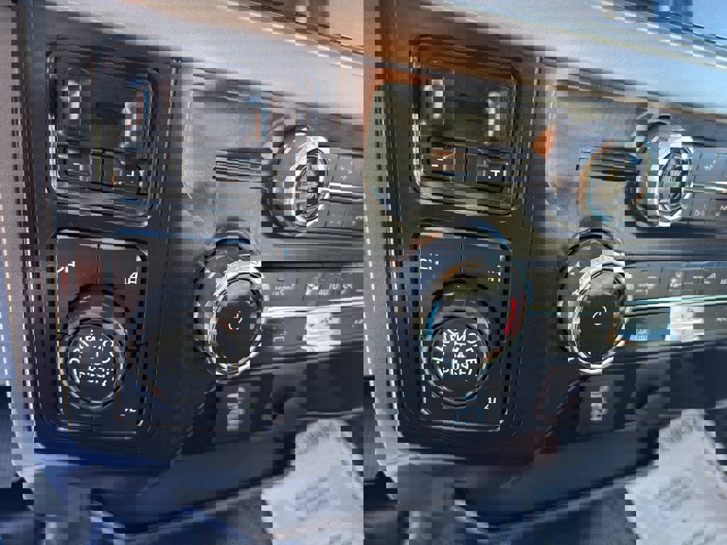 Used 2024 Ford F150 XLT w/ FX4 Off-Road Package image 15