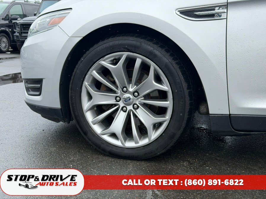 Used 2013 Ford Taurus Limited AWD/4WD image 9