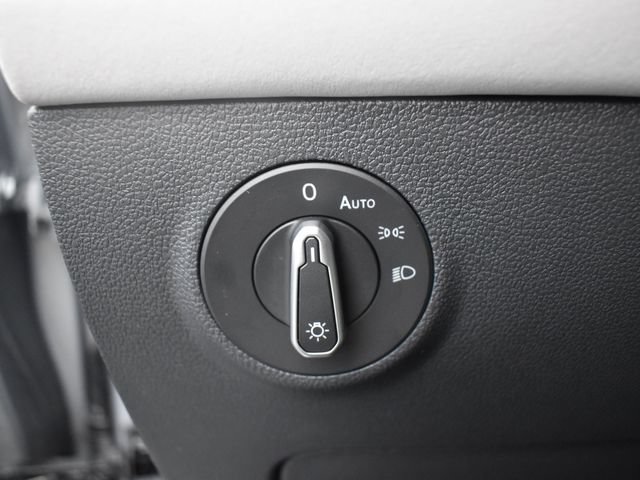 Used 2025 Volkswagen Taos SE FWD image 15