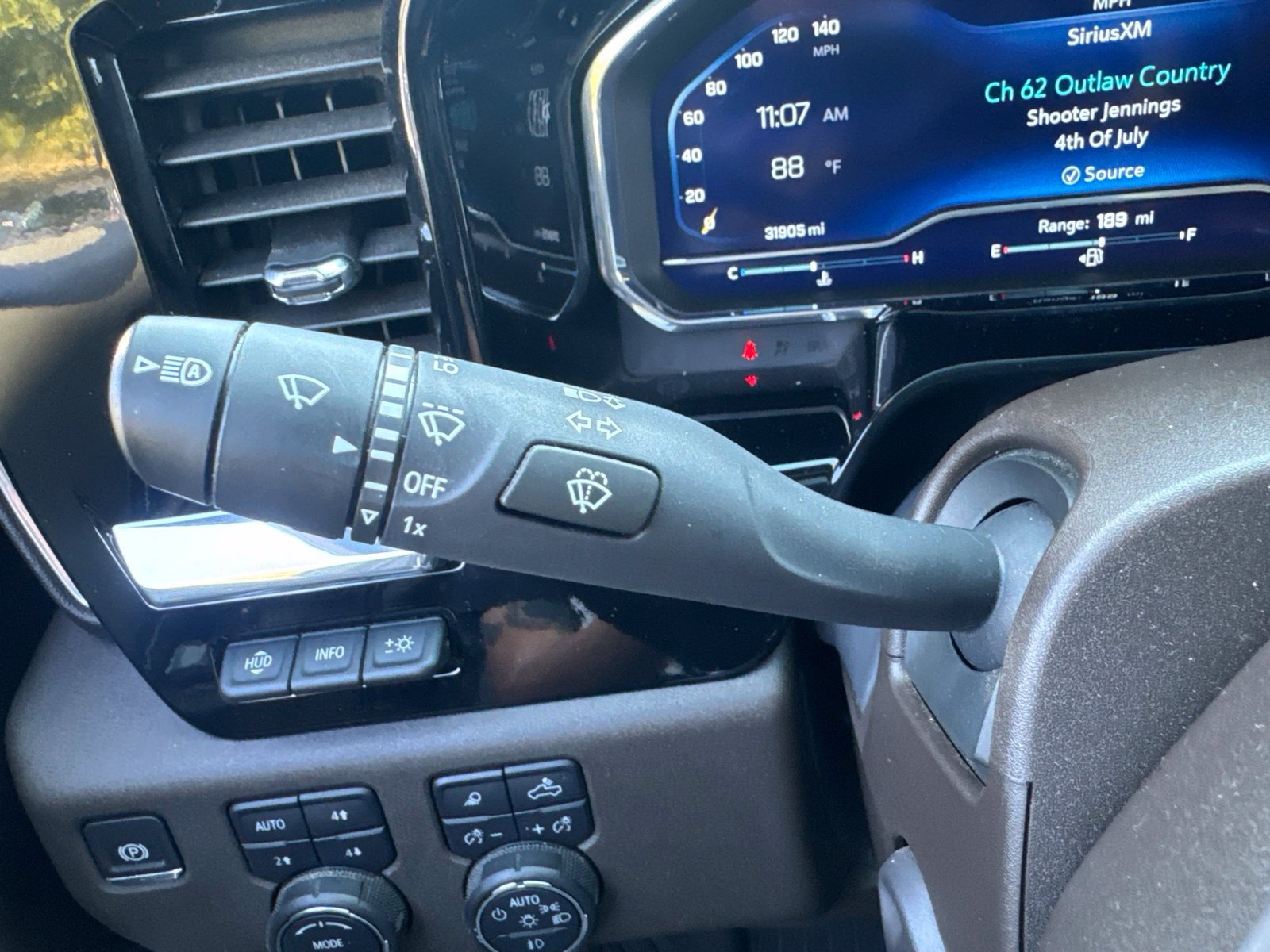 Used 2025 Chevrolet Silverado 1500 LTZ w/ LTZ Premium Package AWD/4WD image 30