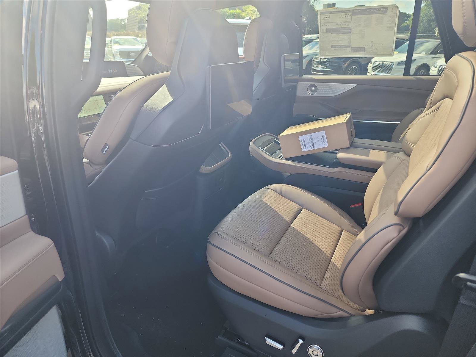 New 2025 Lincoln Navigator L Black Label AWD/4WD image 18