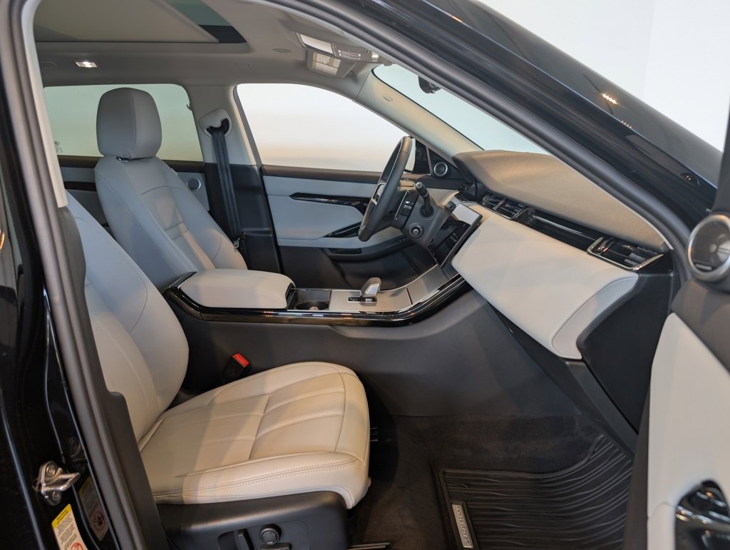 Used 2025 Land Rover Range Rover Evoque S image 32