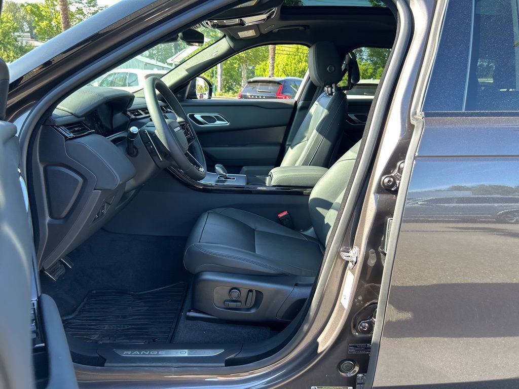 New 2026 Land Rover Range Rover Velar Dynamic SE image 4