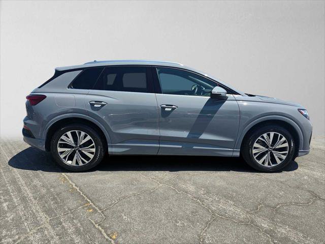 Used 2023 Audi Q4 e-tron Premium Plus w/ Premium Plus RWD image 2