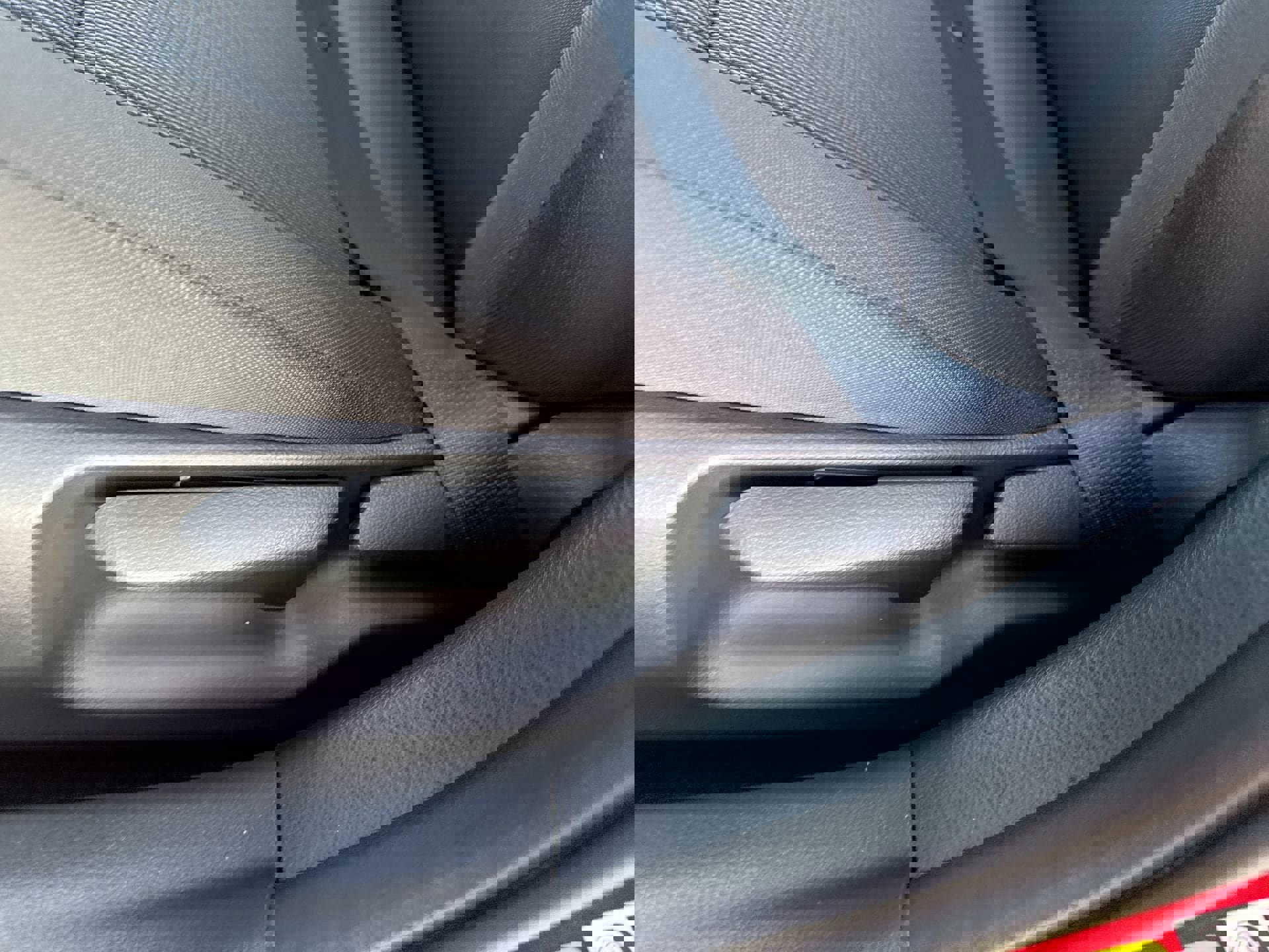 Used 2024 Toyota Prius LE FWD image 14