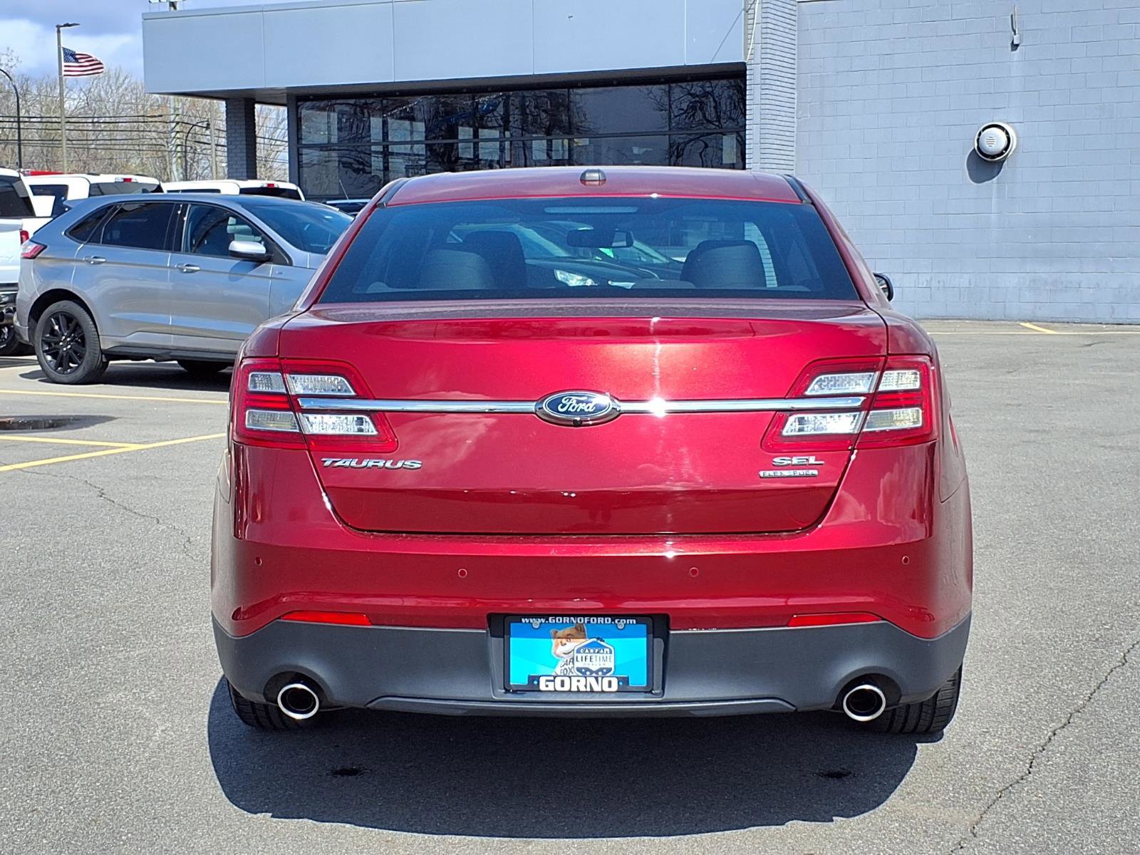 Used 2018 Ford Taurus SEL image 18