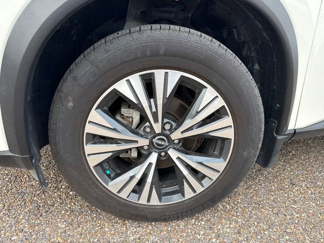 Certified 2023 Nissan Rogue SV FWD image 25