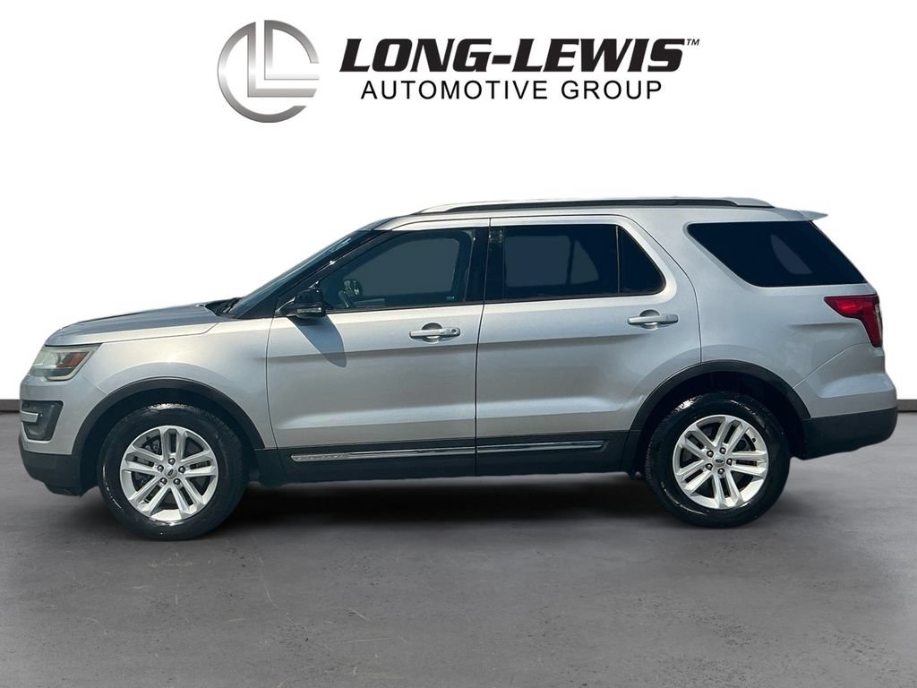 Used 2016 Ford Explorer XLT w/ Equipment Group 202A FWD image 2