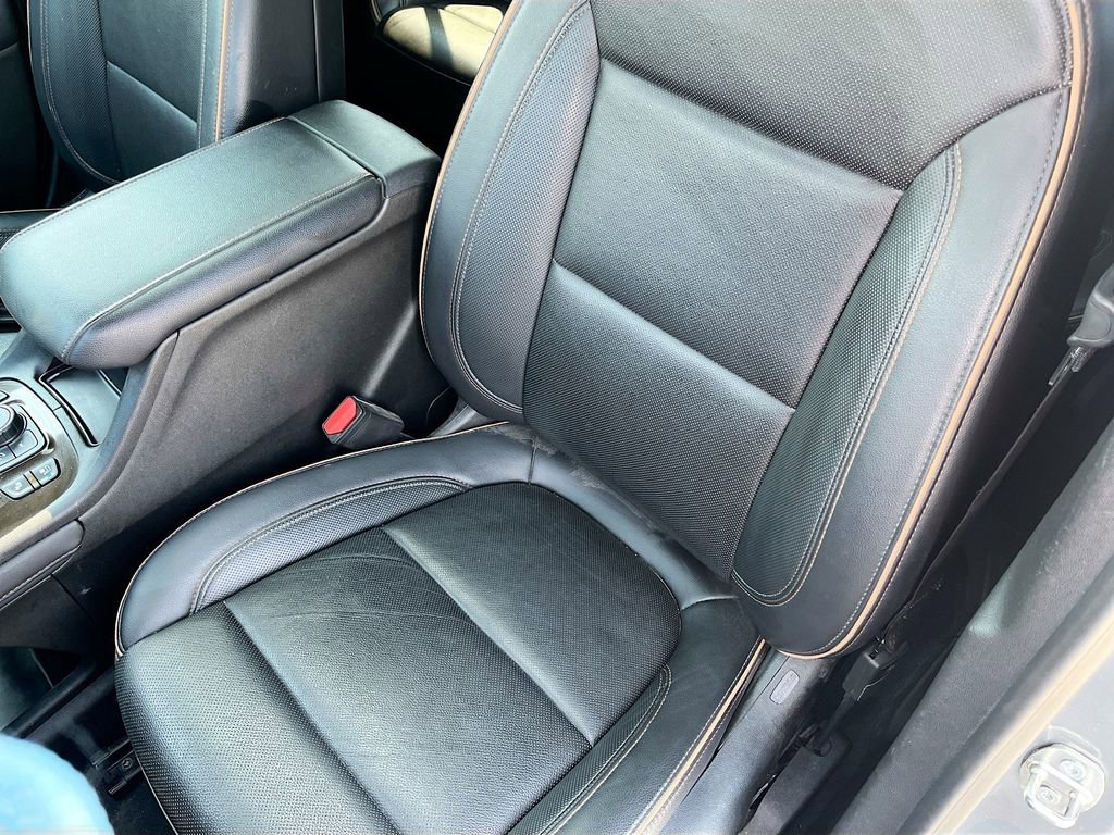 Used 2023 GMC Acadia AT4 w/ Technology Package AWD/4WD image 22