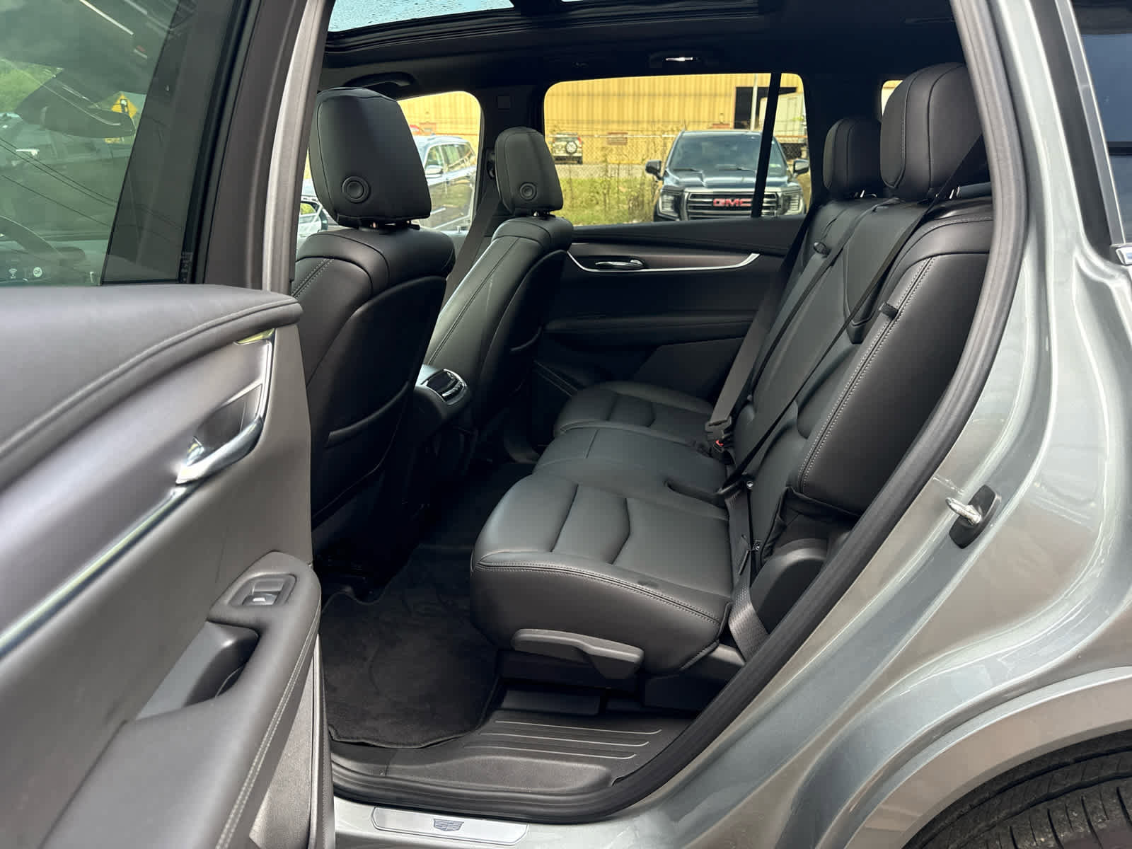 Used 2024 Cadillac XT6 Luxury w/ LPO, Floor Liner Package image 25