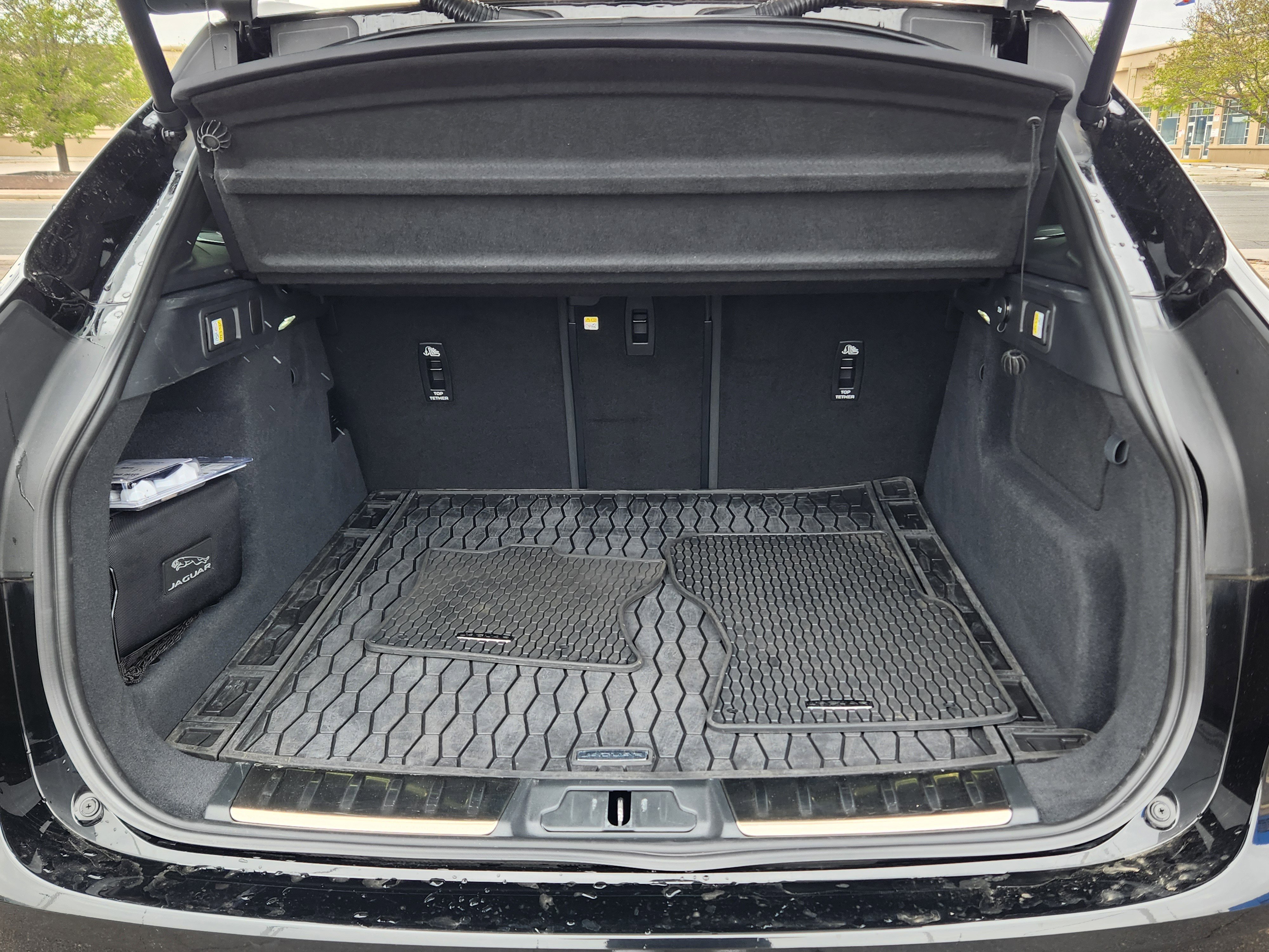 Certified 2025 Jaguar F-PACE R-Dynamic S AWD/4WD image 20