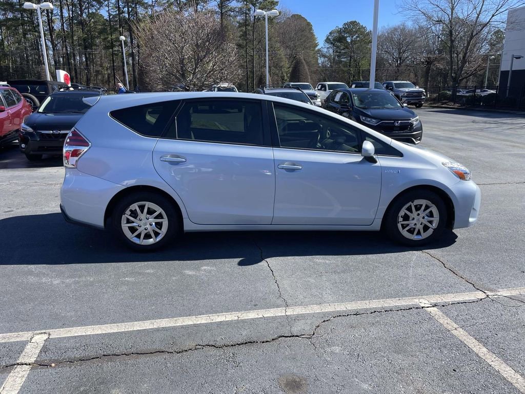 Used 2016 Toyota Prius V Four image 10