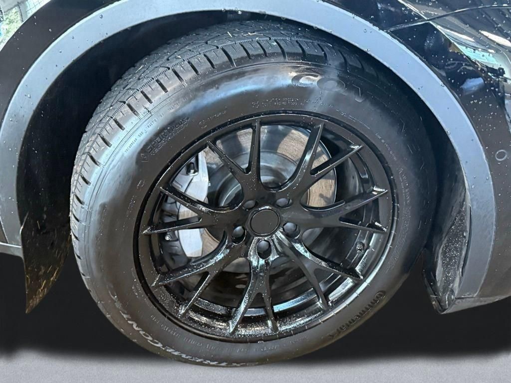 Used 2021 Tesla Model Y Long Range image 18