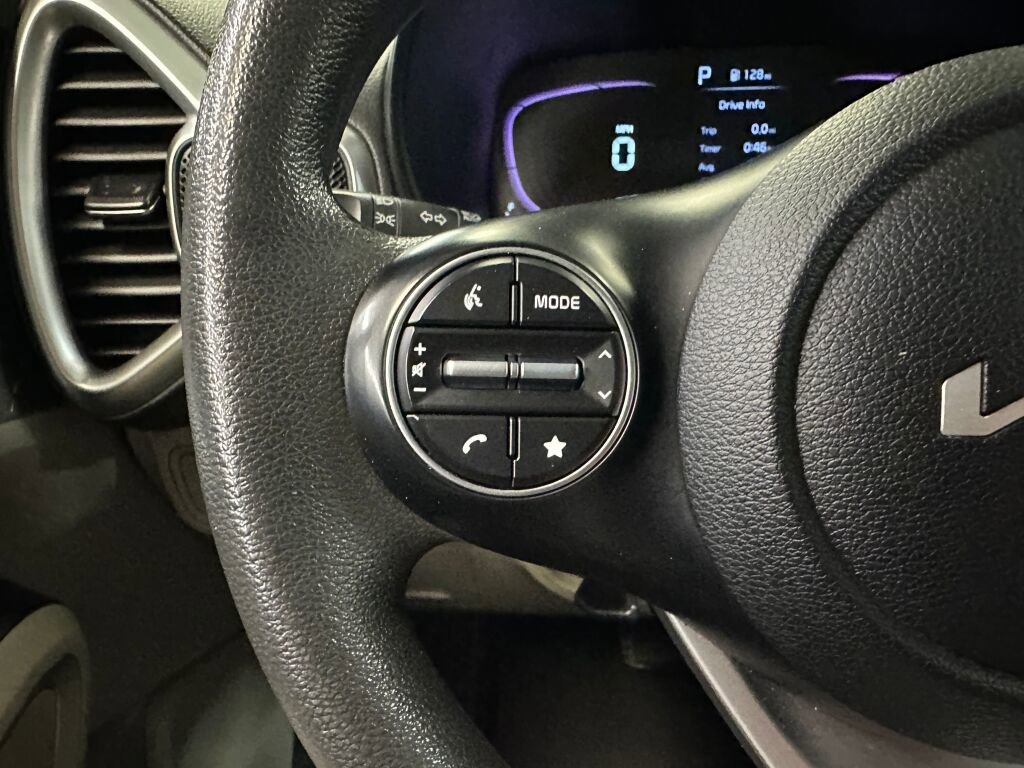 Used 2023 Kia Soul LX image 11
