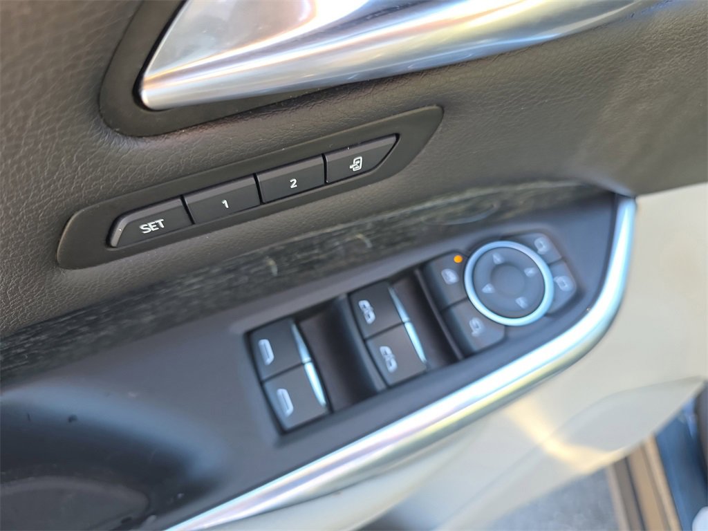 Used 2021 Cadillac XT4 Premium Luxury w/ Driver Awareness Package image 19