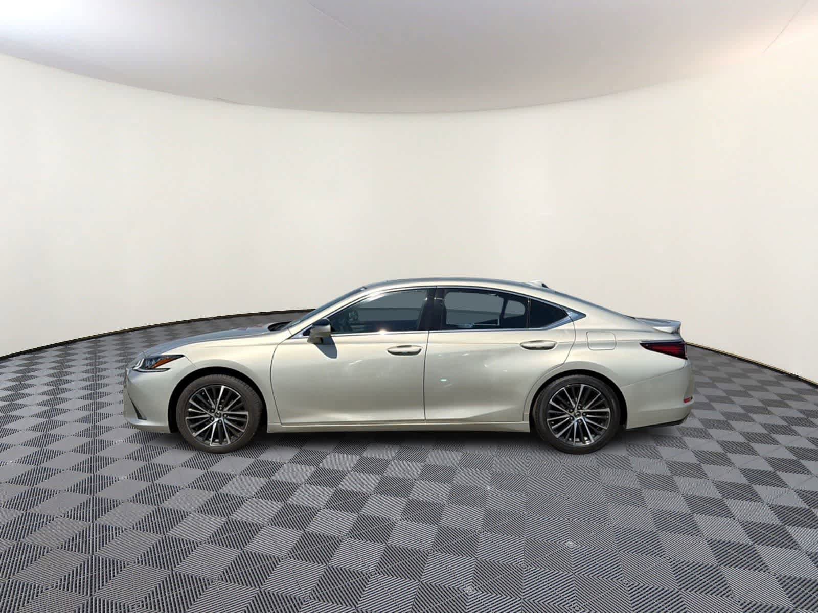 Used 2022 Lexus ES 350 w/ Premium Package image 5