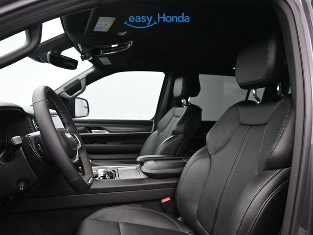 Used 2023 Jeep Wagoneer Series III w/ Preferred Equipment Group AWD/4WD image 14