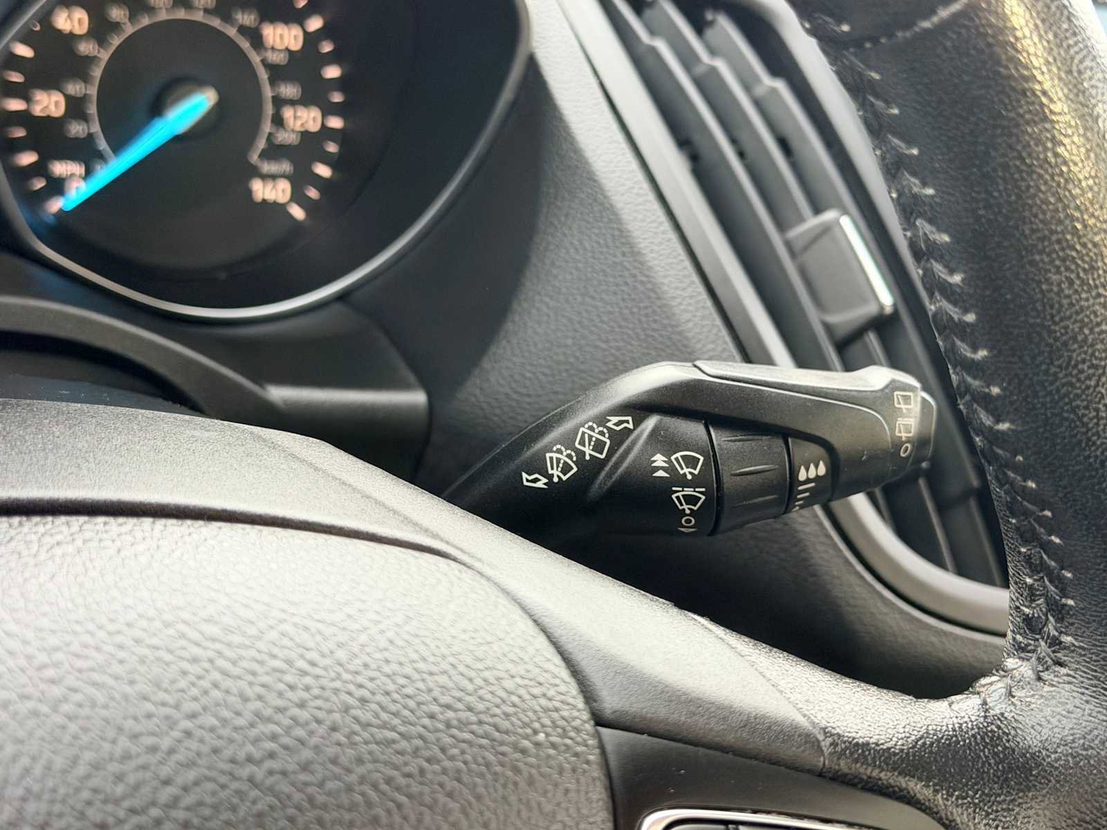 Used 2018 Ford Escape Titanium image 27