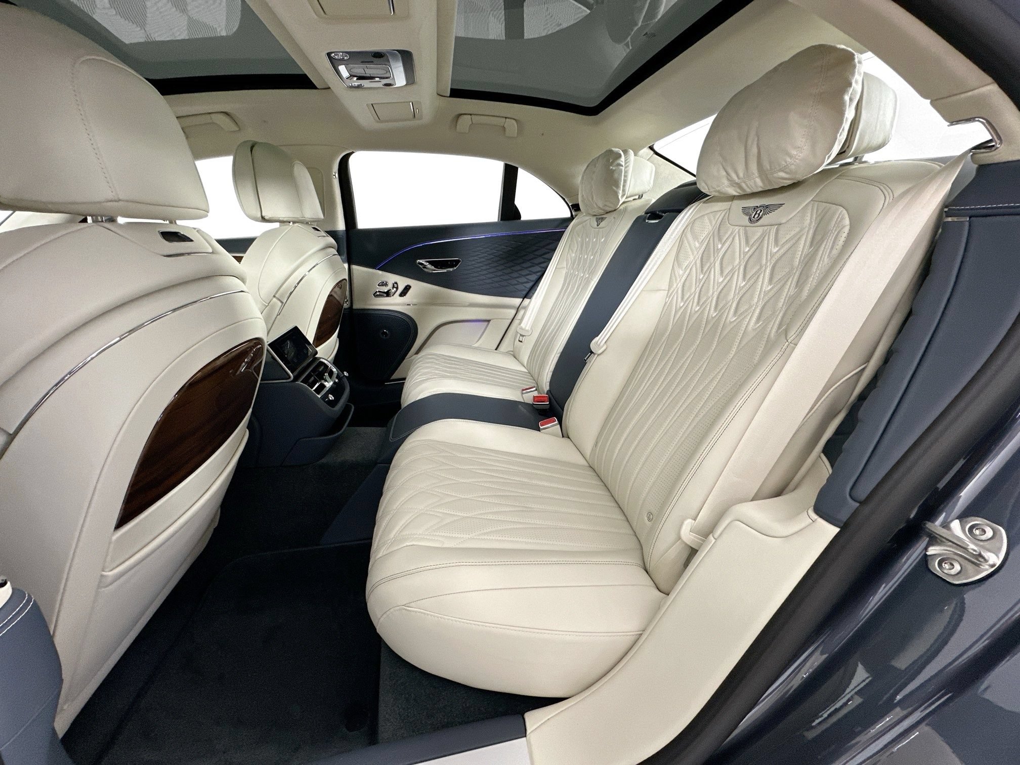 New 2026 Bentley Flying Spur Azure AWD/4WD image 22
