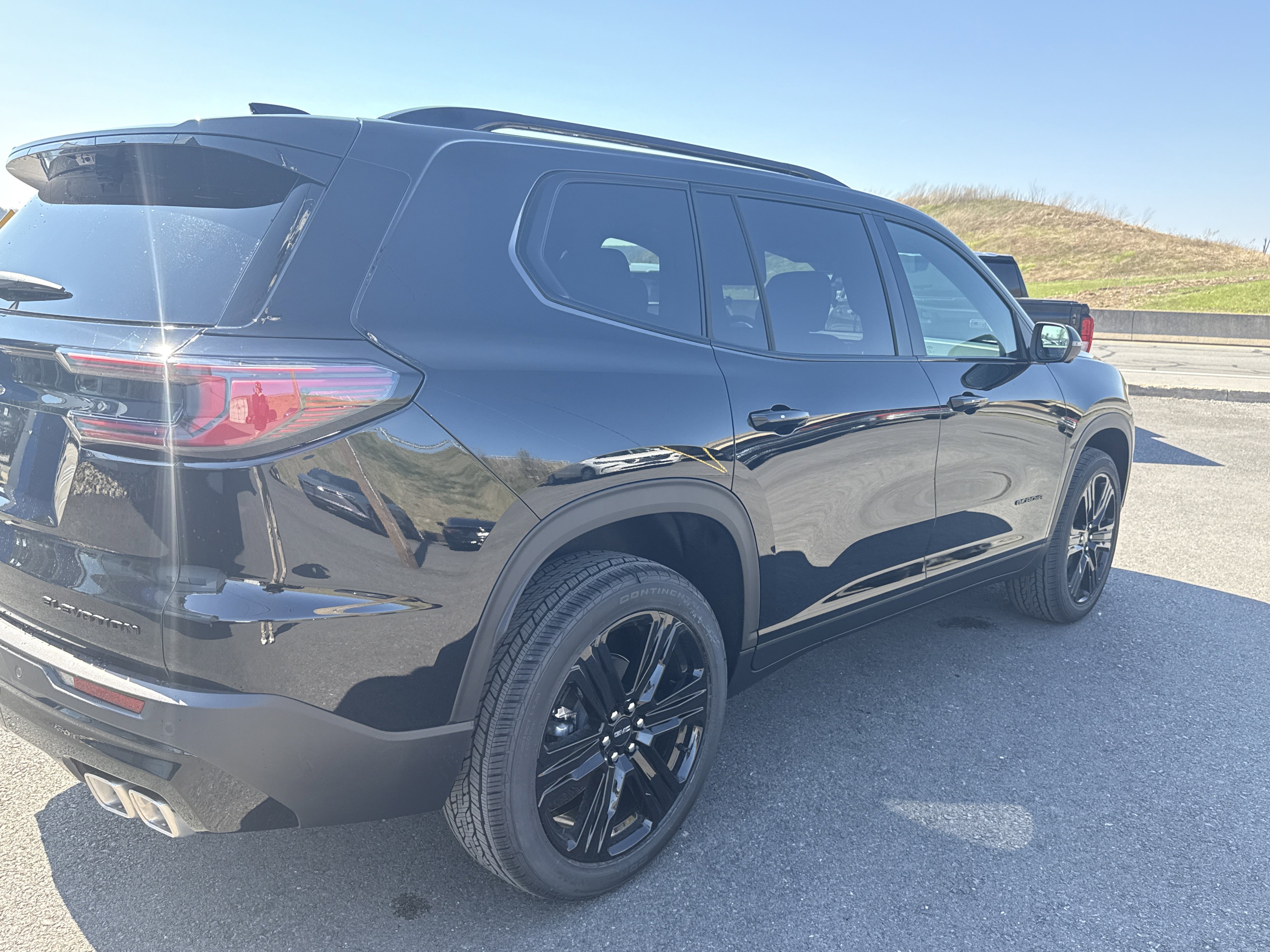 New 2026 GMC Acadia Elevation AWD/4WD image 3