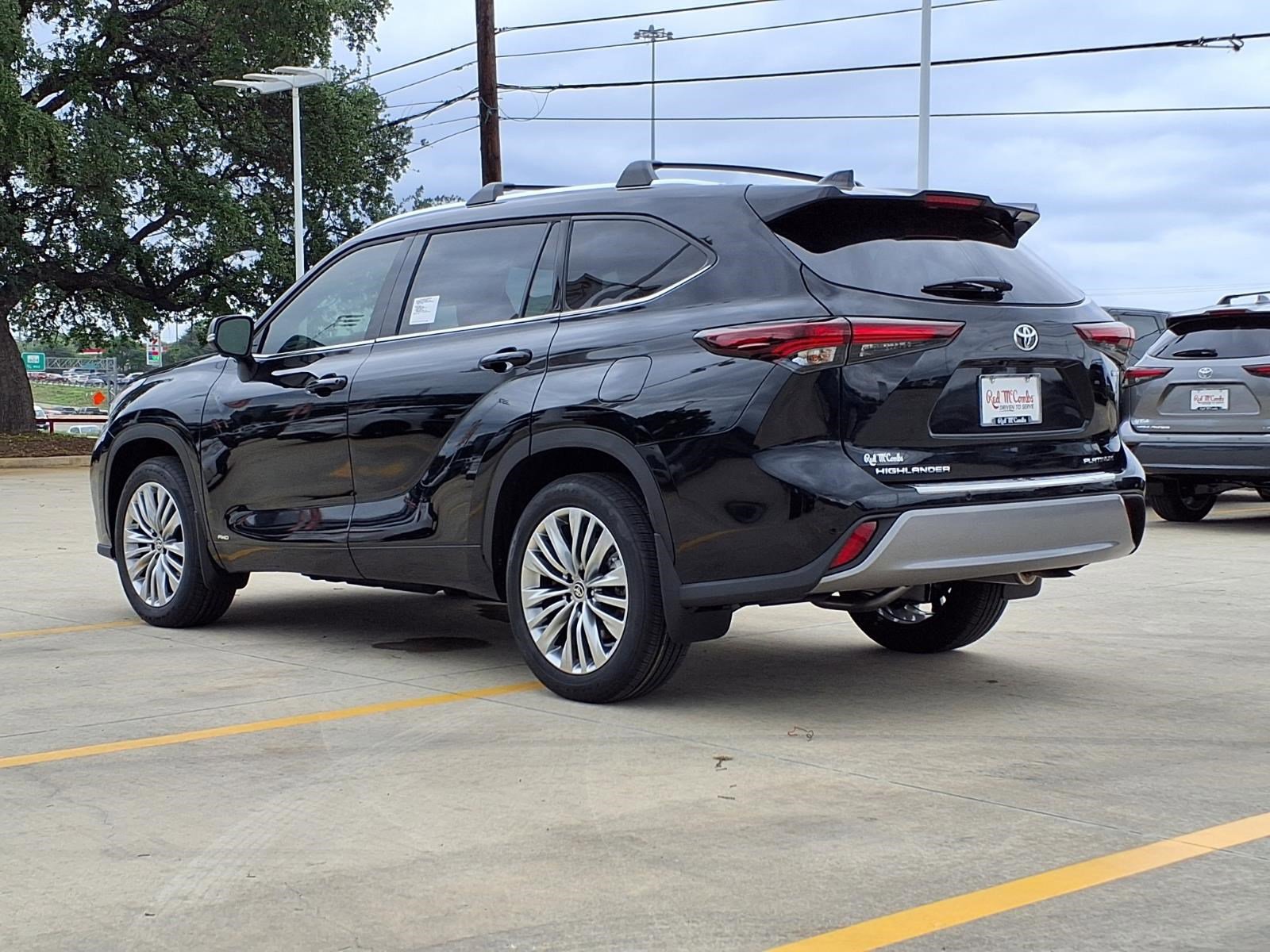 New 2026 Toyota Highlander Platinum AWD/4WD image 7