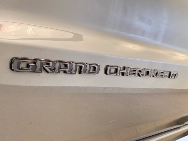 Used 2022 Jeep Grand Cherokee Laredo X AWD/4WD image 13