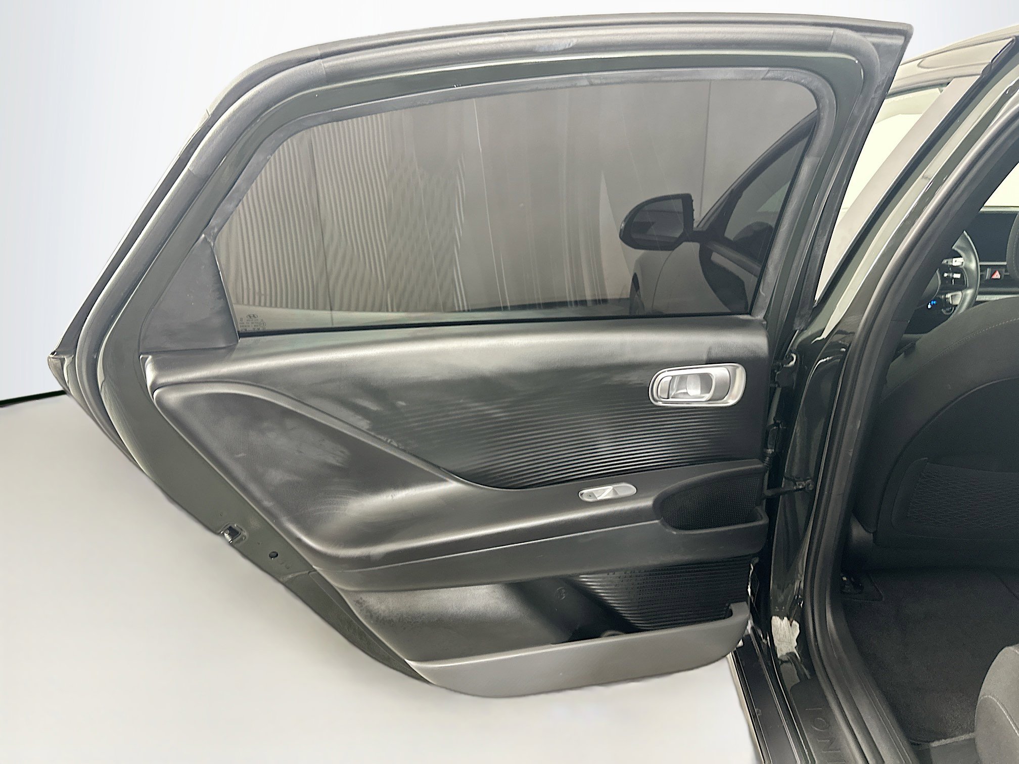 Used 2023 Hyundai Ioniq 6 SE RWD image 26