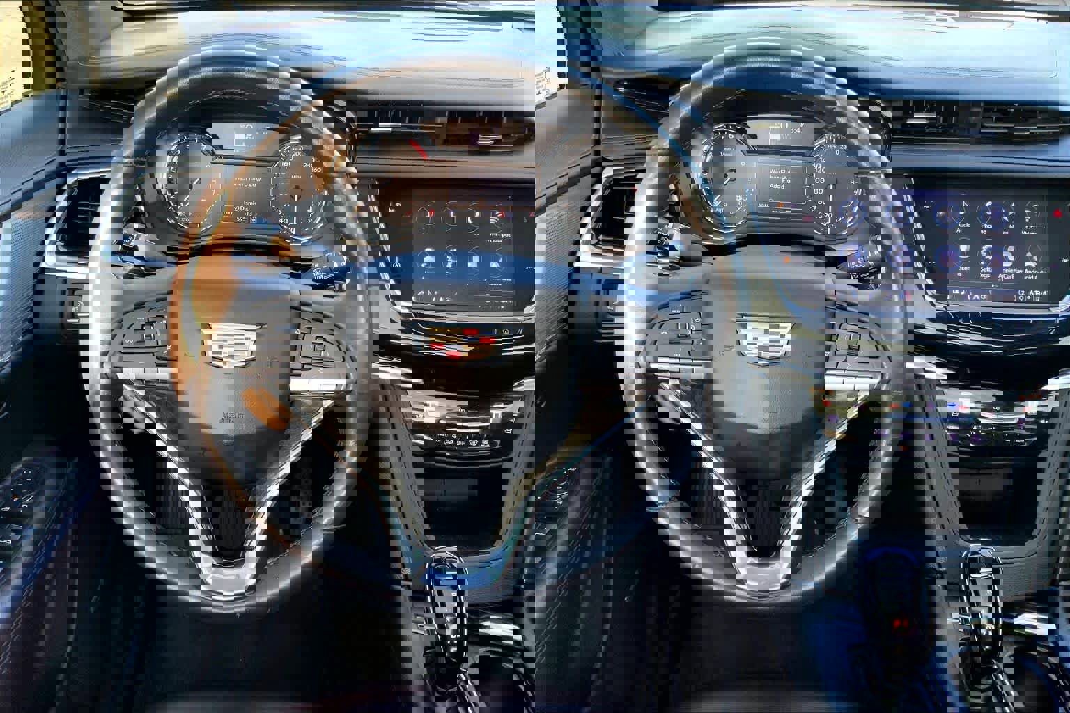 Used 2023 Cadillac XT6 Premium Luxury image 6