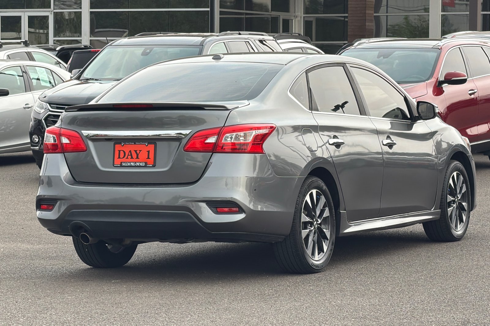 Used 2018 Nissan Sentra SR w/ Technology Package FWD image 5