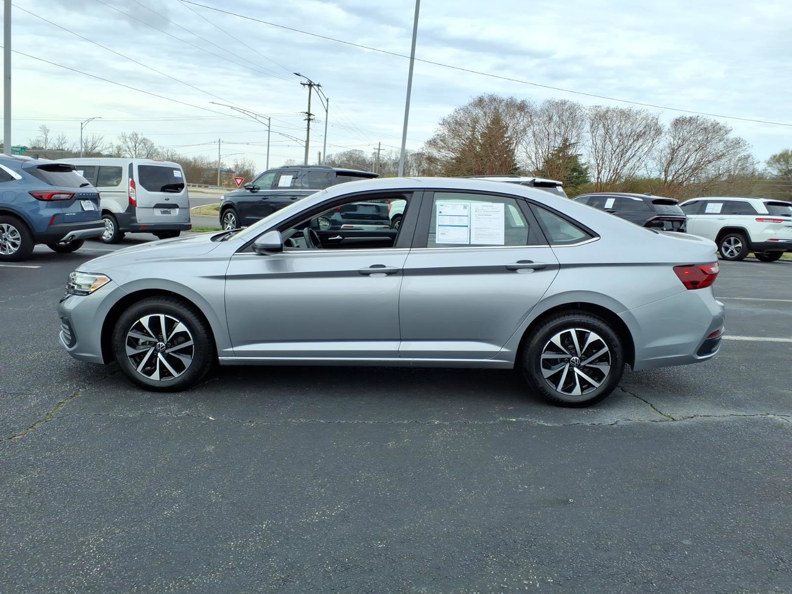 Used 2024 Volkswagen Jetta S image 4